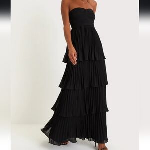 Lulu's Black Strapless Tiered Maxi Dress SZ. XS NWOT